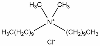 Cetrimonium Chloride - Използва главно в крем-шампоани с изплакване и балсами за коса. Като катионно повърхностно активно вещество, той се абсорбира върху отрицателно заредени повърхности, без да оставя видим филм, например върху косата. Използва се в минимални количества и е незаменим при дълбокото кондициониране на косата и подобряване на разресването при суха и мокра коса.