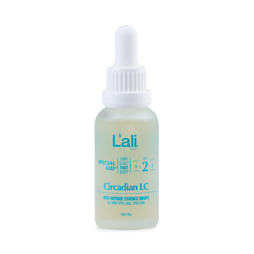 Circadian LC, 30мл – анти-фатиг есенциални капки за лице. Ресинхронизират сиркадния ритъм, защитават от синя светлина, успокояват и изравняват тена на кожата. Подходящи за всеки тип кожа с уморен и пепеляв вид.​ Използвай ежедневно.