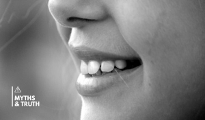 Научете какво показват изследванията: пастите с активен въглен имат ограничен ефект за избелване, но могат да увредят емайла. Разберете безопасните алтернативи и кога да се консултирате с лекар.